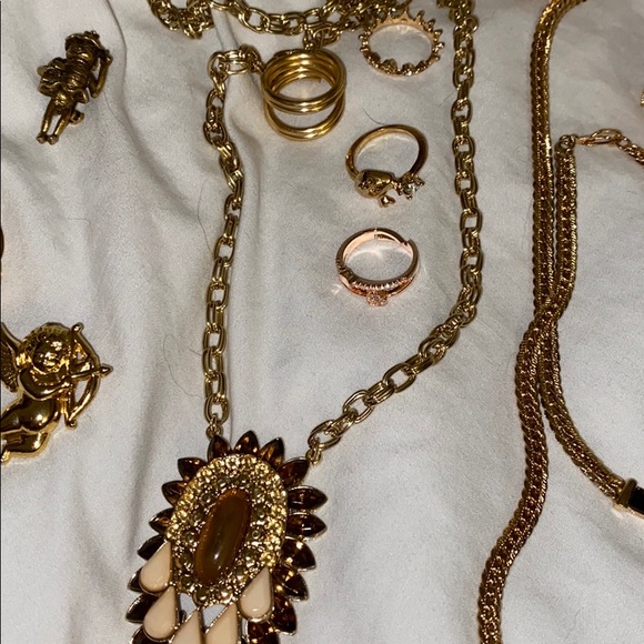 ๐ BEAUTIFUL GOLD TONE JEWELRY LOT ๐ - Picture 4 of 8